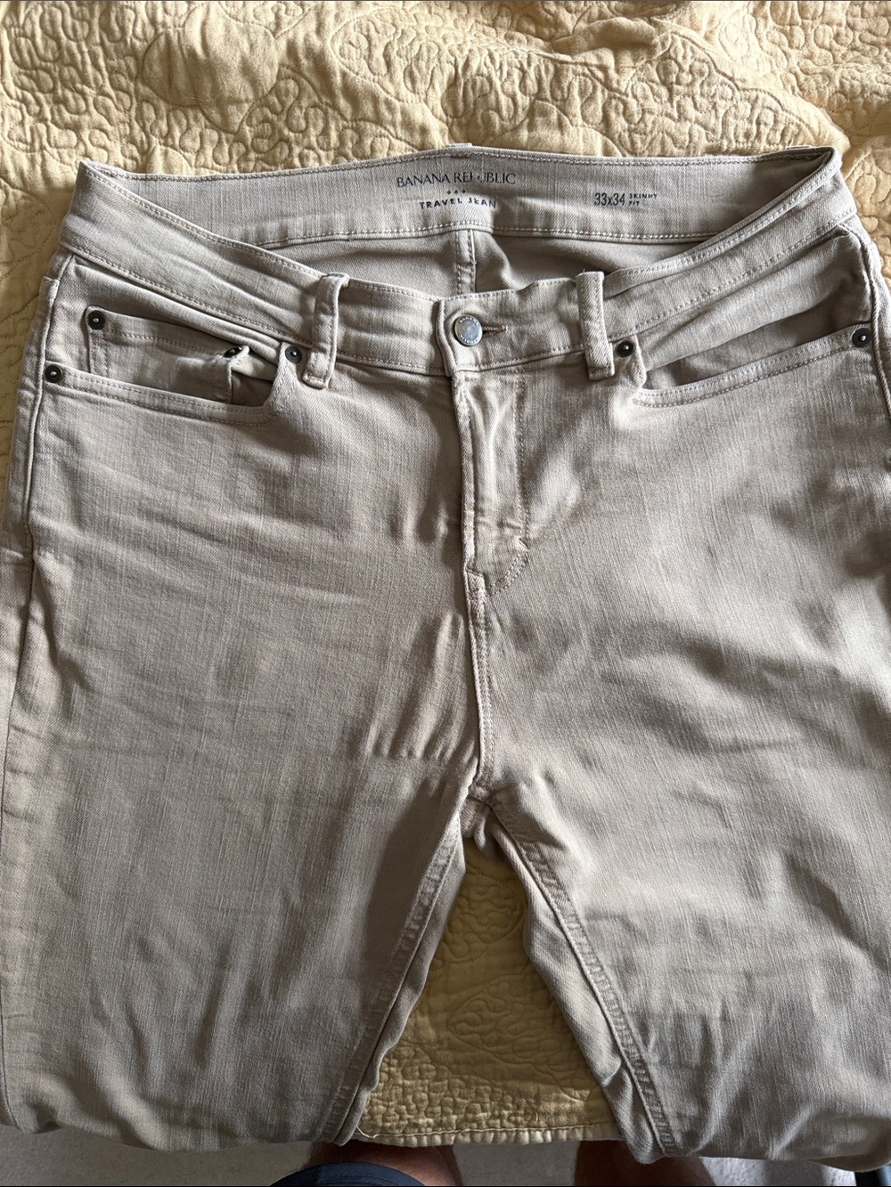 Banana Republic Skinny Fit Mens Jeans in Light Cream. Travel Stretch Jeans
